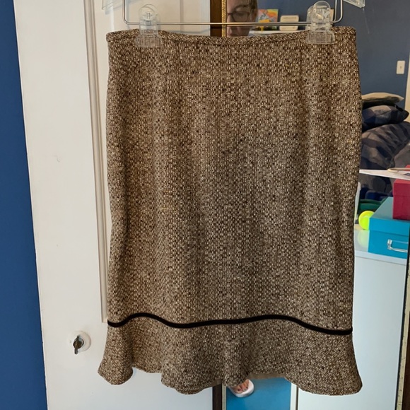 Beautiful brown tweed skirt suit new with tags - Picture 2 of 3
